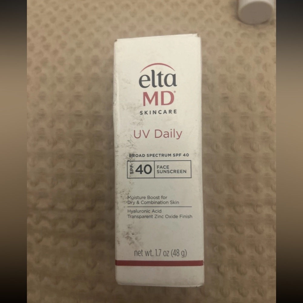 EltaMD UV Daily SPF 40 Face Sunscreen Moisturizer with Zinc Oxide, Daily 1.7 oz
